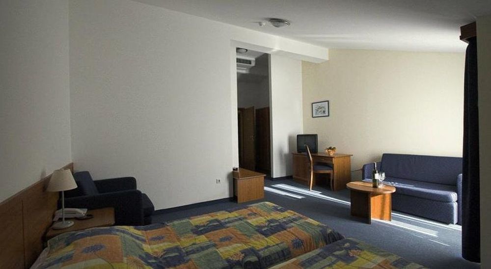 Hotel Arcus Residence เมดูลิน ภายนอก รูปภาพ
