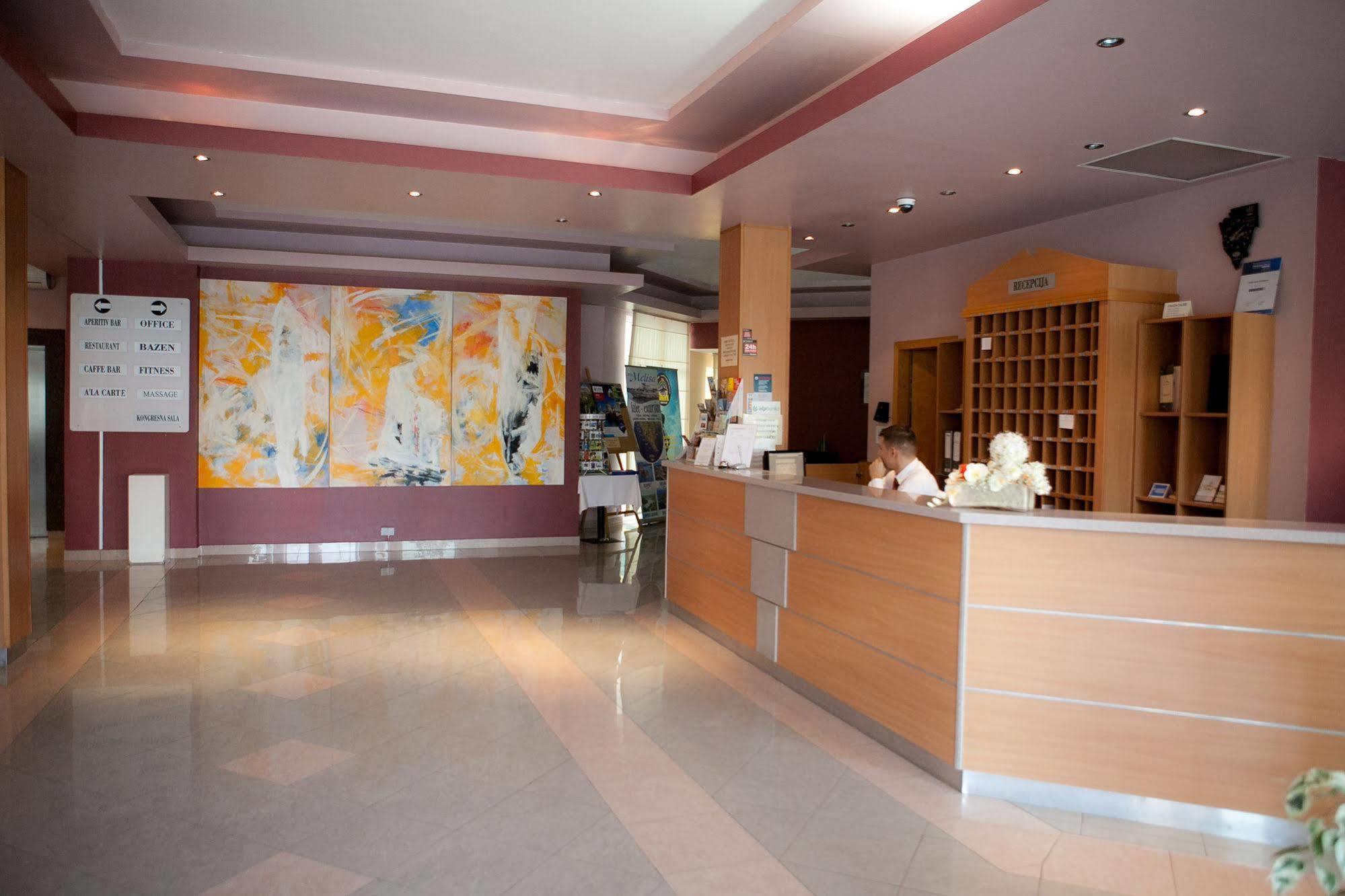 Hotel Arcus Residence เมดูลิน ภายนอก รูปภาพ